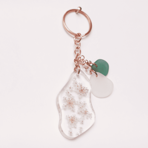 Keychain White Flowers / Green Glass/ White Glass - Image 2