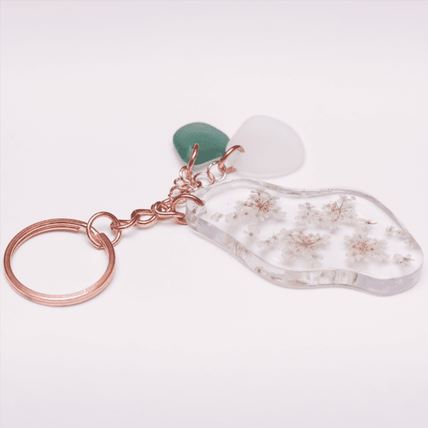 Keychain White Flowers / Green Glass/ White Glass - Image 3