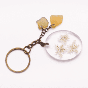 Keychain White Flowers / Green Glass / Yellow Glass