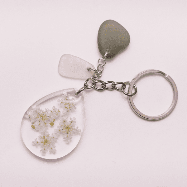 Keychain White Flowers / Green Glass/ White Glass - Image 2