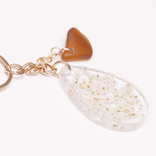 Keychain White Flowers / Brown Glass
